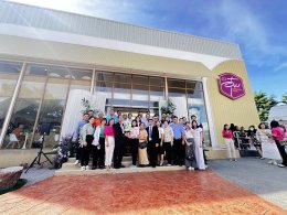 นายจิตรกรเผด็จศึกประธาน และคณะกรรมการหอการค้าฯ ร่วมเป็นเกียรติในพิธีเปิดร้าน "ขนมบ้านอุ๋มสาขาบ้านอุ๋มแลนด์  ร้านขนมและของฝากจังหวัดฉะเชิงเทรา  ในวันศุกร์ที่ 21 มิถุนายน 2567 โดยมีกำหนดการดังนี้ กำหนดการ  07.00 น. - พิธีสงฆ์  08.00 น.  ต้อนรับแขกผู้มี