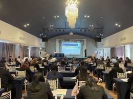 วันศุกร์ที่ 21 มิถุนายน 2567 เวลา 8.30  17.00  น. นายจอมพงษ์ ชูทับทิม เลขาธิการหอการค้าฯ ร่วมประชุมปรึกษาหารือร่วมกันเพื่อรับฟังความคิดเห็นในการจัดทำแผนพัฒนากลุ่มจังหวัดภาคตะวันออก 1 (ฉะเชิงเทรา ชลบุรี ระยอง) พ.ศ. 2566 - 2570 ฉบับทบทวน ประจำปีงบประมาณ พ.ศ