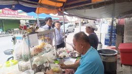 วันที่ 21 มิถุนายน 2567 เวลา 17.00 น. คณะกรรมการหอการค้าฯ ร่วมลงพื้นที่ เชิญคนในพื้นที่ ประชุมประชาคม โครงการจัดตั้งศูนย์จำหน่ายสินค้าเกษตรปลอดภัย ณ พื้นที่ สปก. ฉะเชิงเทรา 