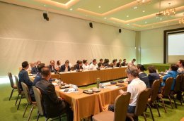 ดร.จิตรกร เผด็จศึก ประธานหอการค้ากลุ่มจังหวัดภาคตะวันออก 1 ประธานหอการค้าจังหวัดฉะเชิงเทรา และเลขาธิการหอกาค้าจังหวัด พร้อมผู้ประกอบการรุ่นใหม่ YEC หอการค้าจังหวัดฉะเชิงเทรา ร่วมประชุมคณะกรรมการหอการค้าภาคตะวันออก หอการค้าไทย ครั้งที่ 2 ระหว่างวันที่ 22-2