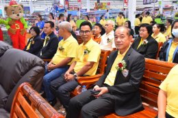 วันพุธที่ 31 กรกฎาคม 2567 เวลา 09.00 น. ดร.จิตรกร เผด็จศึก ประธานหอการค้าฯ ร่วมเป็นเกียรติในพิธีเปิดโฉมใหม่ บิ๊กซี เพลส สาขาฉะเชิงเทรา 1 ณ บิ๊กซี เพลส สาขาฉะเชิงเทรา 1