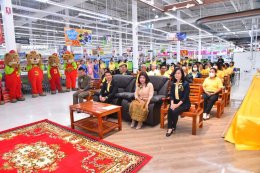 วันพุธที่ 31 กรกฎาคม 2567 เวลา 09.00 น. ดร.จิตรกร เผด็จศึก ประธานหอการค้าฯ ร่วมเป็นเกียรติในพิธีเปิดโฉมใหม่ บิ๊กซี เพลส สาขาฉะเชิงเทรา 1 ณ บิ๊กซี เพลส สาขาฉะเชิงเทรา 1