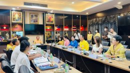 วันอังคารที่ 6 สิงหาคม 2567 เวลา 13.30 - 15.00 น. ดร.จิตรกร เผด็จศึก ประธานหอการค้าฯ และนางสาวชนากานต์ สิงห์สมุทร เลขาธิการ YEC ร่วมโครงการส่งเสริมผ้าไทยใส่ได้ทุกที่เฉลิมพระเกียรติสมเด็จพระนางเจ้าสิริกิติ์ พระบรมราชินีนาถ พระบรมราชชนนีพันปีหลวง เนื่องในวั