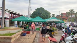 วันอาทิตย์ที่ 15 ตุลาคม 2566 เวลา 8.00 น. นายจิตรกร เผด็จศึก ประธานหอการค้าจังหวัดฉะเชิงเทรา นำกลุ่มเกษตรกรผู้ปลูกพืชผักเกษตรปลอดภัยในพื้นที่จังหวัดฉะเชิงเทรา เข้าดูพื้นที่บริเวณสนามยิงปืน ค่าย ช.พัน 2 เพื่อที่จะขอใช้เป็นตลาดจำหน่ายสินค้าให้แก่เกษตรกร เพื