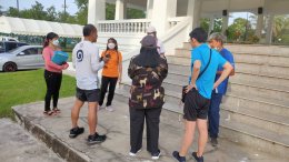 วันอาทิตย์ที่ 15 ตุลาคม 2566 เวลา 8.00 น. นายจิตรกร เผด็จศึก ประธานหอการค้าจังหวัดฉะเชิงเทรา นำกลุ่มเกษตรกรผู้ปลูกพืชผักเกษตรปลอดภัยในพื้นที่จังหวัดฉะเชิงเทรา เข้าดูพื้นที่บริเวณสนามยิงปืน ค่าย ช.พัน 2 เพื่อที่จะขอใช้เป็นตลาดจำหน่ายสินค้าให้แก่เกษตรกร เพื