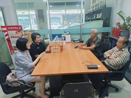 วันอังคารที่ 5 พฤศจิกายน 2567 เวลา 09.00 น ผู้จัดการฝ่ายการตลาดโรงแรมทีวินเทจ เข้าพบ ดร.จิตรกร เผด็จศึก ประธานหอการค้า และนายมนัส ตั๊นงาม รองประธานหอการค้าฯ เพื่อแนะนำตัวและแนะนำโรงแรม ณ สำนักงานหอการค้าจังหวัดฉะเชิงเทรา