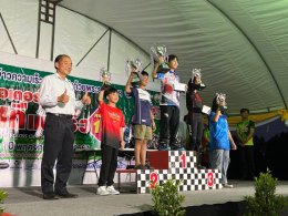 วันอาทิตย์ที่ 10 พฤศจิกายน 2567 เวลา 16.00 น.  ดร.จิตรกร เผด็จศึก ประธานหอการค้าฯ ร่วมพิธีมอบถ้วยรางวัลพระราชทาน ณ เต็นท์พิธีริมแม่น้ำบางปะกง (หน้าร้านโกลเด้น เพลซ สำนักทรัพย์สินพระมหากษัตริย์ จังหวัดฉะเชิงเทรา)