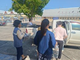 วันอังคารที่ 12 พฤศจิกายน 2567  เวลา 09.00-10.00 น. ดร. จิตกร เผด็จศึกประธานหอการค้าฯ และคณะกรรมการ ร่วมแจกข้าวกล่องจำนวน 2,000 กล่อง เพื่อให้นักเรียน นักศึกษา เจ้าหน้าที่ ที่ร่วมพิธีขบวนแห่หลวงพ่อโสธรทางบก ในงานนมัสการหลวงพ่อโสธรและงานประจำปีจังหวัดฉะเชิ