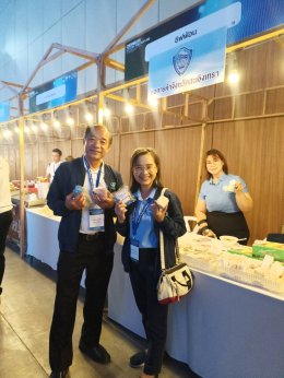 วันศุกร์ที่ 22 พฤศจิกายน 2567 เวลา 18.00 -21.00 น. หอการค้าจังหวัดฉะเชิงเทรา ร่วมงานเลี้ยงต้อนรับผู้เข้าร่วมสัมมนาหอการค้าทั่วประเทศ ครั้งที่ 42 ณ  NICE HALL 2-3 ณ สวนนงนุช พัทยา และร่วมออกบูธ ขนมของดี ของฝากจังหวัดฉะเชิงเทรา จำนวน 500 ชิ้น แจกผู้เข้าร่วม