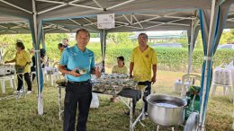 วันจันทร์ที่ 25 พฤศจิกายน 2567 เวลา 08.30 น. หอการค้าจังหวัดฉะเชิงเทรา และผู้ประกอบการรุ่นใหม่ YEC หอการค้าจังหวัดฉะเชิงเทรา  ร่วมต้อนรับ ผู้ว่าราชการจังหวัดฉะเชิงเทรา นายขจรเกียรติ รักพานิชมณี นางปิติมา รักพานิชมณี ณ จวนผู้ว่าราชการจังหวัดฉะเชิงเทรา หอกา