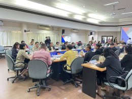 วันอังคารที่ 26 พฤศจิกายน 2567 เวลา 10.00 น.ดร. จิตรกร เผด็จศึก ประธานหอการค้าฯ ร่วมการประชุมคณะกรรมการร่วมภาครัฐและเอกชนเพื่อแก้ไขปัญหาทางเศรษฐกิจกลุ่มจังหวัดภาคตะวันออก 1 (กรอ.กลุ่มจังหวัดภาคตะวันออก 1) ครั้งที่ 1/2568 ณ ห้องประชุมพิพิธโภไคย ชั้น 3 ศาลา