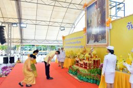 วันพฤหัสบดีที่ 5 ธันวาคม 2567 เวลา  07.00 น. หอการค้าจังหวัดฉะเชิงเทรา ร่วมพิธีตักบาตร  เวลา 8.20 น. ร่วมพิธีวางพาพุ่มดอกไม้ถวายพระราชกุศล กิจกรรมเนื่องในวันพระบรมราชสมภพ พระบาทสมเด็จพระบรมชนกาธิเบศร มหาภูมิพลอดุลยเดชมหาราช บรมนาถบพิตร วันชาติ และวันพ่อแห