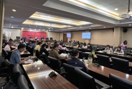 วันอังคารที่ 7 มกราคม 2568 เวลา 13.30 น. ดร. จิตรกร เผด็จศึก ประธานหอการค้าฯ ร่วมประชุมคณะกรรมการบริหารงานบูรณาการ (ก.บ.จ.) จังหวัดฉะเชิงเทรา ครั้งที่ 1/2568 ณ ห้องประชุมมรุพงษ์ศิริพัฒน์ ชั้น 4 ศาลากลางจังหวัดฉะเชิงเทรา