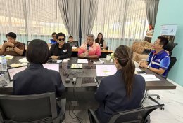 นายจอมพงษ์ชูทับทิมเลขา/รองประธานหอการค้า ร่วมประชุมเพื่อหารือแนวทางความร่วมมือโครงการเชื่อมโยงประโยชน์การลงทุนสู่พื้นที่ชุมชนอย่างยั่งยืน (EEC Connect) ในวันพุธที่ 8 เมษายน 2569 เวลา 09.00- 12.00 น ณ บริษัท โสรัจจกิจ จำกัด ตำบลสาวชะโงกอำเภอบางคล้า จังหวัด