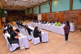 วันพุธที่ 22 มกราคม 2558 เวลา 9.30 น. นายทนงศักดิ์ ทรัพย์เฟื่องฟูกรรมการหอการค้า ร่วมประชุมโครงการส่งเสริมกระบวนการเครือข่ายองค์ความรู้ (Knowledge-Based OTOP :KBO) จังหวัดฉะเชิงเทรา ณ ห้องบางตลาดโรงแรมที วินเทจ อ.บางคล้า จ.ฉะเชิงเทรา