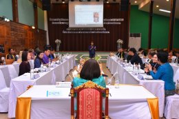 วันพุธที่ 22 มกราคม 2558 เวลา 9.30 น. นายทนงศักดิ์ ทรัพย์เฟื่องฟูกรรมการหอการค้า ร่วมประชุมโครงการส่งเสริมกระบวนการเครือข่ายองค์ความรู้ (Knowledge-Based OTOP :KBO) จังหวัดฉะเชิงเทรา ณ ห้องบางตลาดโรงแรมที วินเทจ อ.บางคล้า จ.ฉะเชิงเทรา