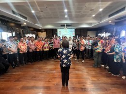 นายยุทธนา มาตเจือประธานและคณะกรรมการหอการค้าจังหวัดฉะเชิงเทรา  ร่วมพิธีรดน้ำขอพร นางสาวฉัตรประอร นิยม ผู้ว่าราชการจังหวัดฉะเชิงเทรา เนื่องในเทศกาลสงกรานต์ ประจำปี 2569 ในวันพฤหัสบดีที่ 9 เมษายน 2569 เวลา 13.00 น .ณ ห้องประชุมพระยาศรีสุนทรโวหารน้อยอาจารกูร