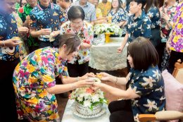 นายยุทธนา มาตเจือประธานและคณะกรรมการหอการค้าจังหวัดฉะเชิงเทรา  ร่วมพิธีรดน้ำขอพร นางสาวฉัตรประอร นิยม ผู้ว่าราชการจังหวัดฉะเชิงเทรา เนื่องในเทศกาลสงกรานต์ ประจำปี 2569 ในวันพฤหัสบดีที่ 9 เมษายน 2569 เวลา 13.00 น .ณ ห้องประชุมพระยาศรีสุนทรโวหารน้อยอาจารกูร
