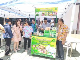 นายยุทธนา มาตเจือประธานและคณะกรรมการหอการค้าจังหวัดฉะเชิงเทรา  ร่วมพิธีรดน้ำขอพร นางสาวฉัตรประอร นิยม ผู้ว่าราชการจังหวัดฉะเชิงเทรา เนื่องในเทศกาลสงกรานต์ ประจำปี 2569 ในวันพฤหัสบดีที่ 9 เมษายน 2569 เวลา 13.00 น .ณ ห้องประชุมพระยาศรีสุนทรโวหารน้อยอาจารกูร