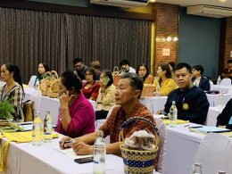 วันอังคารที่ 11 - วันอังคาร 12 กุมภาพันธ์ 2568 นายจอมพงษ์ ชูทับทิม เลขาธิการหอการค้า ร่วมประชุมเชิงปฏิบัติการโครงการส่งเสริมกระบวนการเครือข่ายองค์ความรู้ (Knowledge - Based OTOP : KBO) จังหวัดฉะเชิงเทรา ณ ห้องบางตลาด โรงแรมที วินเทจ ต.ท่าทองหลาง อ.บางคล้า