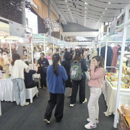 วันพฤหัสบดีที่ 20 กุมภาพันธ์ 2568 เวลา 15:00 น. นายจอมพงษ์ ชูทับทิม เลขาธิการหอการค้า ร่วมพิธีเปิดงาน "Thailand Local SDGs Expo @ Phatunthani"  ณ ศูนย์การค้าฟิวเจอร์พาร์ รังสิต Alive Park Hall ชั้น G ต.ประชาธิปัตย์ อ.ธัญบุรี จ.ปทุมธานี