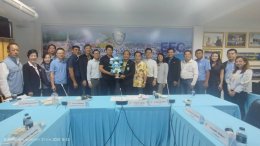 วันศุกร์ที่ 21 กุมภาพันธ์ 2568 เวลา 13.30 - 16.30 น.ณ ห้องประชุมหอการค้า ได้มีการ มอบช่อดอกไม้แสดงความยินดี  นายสุรัตน์ จรกรรณ รองประธานหอการค้า ได้รับเลือกตั้งให้เป็นสมาชิกสภาจังหวัดฉะเชิงเทรา  นายอาทร เสริมศักดิ์ศศิธร ได้ดำรงตำแหน่งประธาน YEC อีก 1 วาระ