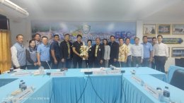 วันศุกร์ที่ 21 กุมภาพันธ์ 2568 เวลา 13.30 - 16.30 น.ณ ห้องประชุมหอการค้า ได้มีการ มอบช่อดอกไม้แสดงความยินดี  นายสุรัตน์ จรกรรณ รองประธานหอการค้า ได้รับเลือกตั้งให้เป็นสมาชิกสภาจังหวัดฉะเชิงเทรา  นายอาทร เสริมศักดิ์ศศิธร ได้ดำรงตำแหน่งประธาน YEC อีก 1 วาระ