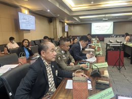 วันอังคารที่ 25 กุมภาพันธ์ 2568 เวลา 13.30 น. ดร.จิตรกรเผด็จศึก ประธานหอการค้าฯ และคณะกรรมการ  หอการค้าฯร่วมประชุมคณะกรรมการร่วมภาครัฐและเอกชนเพื่อพัฒนาและแก้ไขปัญหาทางเศรษฐกิจจังหวัดฉะเชิงเทรา (กรอ.จังหวัด) ครั้งที่ 2/2568 ณ ห้องประชุมมรุพงษ์ศิริพัฒน์ ชั