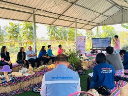 วันพฤหัสบดีที่ 27 กุมภาพันธ์ 268 เวลา 9.00 น. นายทนงศักดิ์ทรัพย์เฟื่องฟู กรรมการหอการค้า ร่วมต้อนรับคณะการพิจารณาและติดตามการประเมินผล ของหน่วยบริหารและจัดการทุนด้านการพัฒนาระดับพื้นที่ (บพท.) ณ กลุ่มวิสาหกิจชุมชนหัตถกรรมและการแปรรูปข้าวปลาอาหาร (นาป้าฝน)