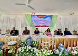 วันศุกร์ที่ 21 มีนาคม 2568 นายจอมพงษ์ชูทับทิม เลขาธิการหอการค้าฯ ร่วมตรวจประเมิณผลงานและตัดสินตามโครงการคัดเลือกหมู่บ้านเข้มแข็งตามแนวทาง "แผ่นดินธรรม แผ่นดินทอง   เวลา 10.00 น. บ้านหนองตารอด ม.11 ต.บ้านช่อง อ.พนมสารคาม เวลา 13.30 น. ณ บ้านคลองเจ้า ม