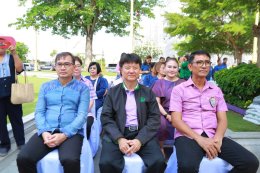 วันศุกร์ที่ 4 เมษายน 2568 เวลา 9.00 น. ดร. จิตรกรเผด็จศึกประธานอาวุโสนายยุทธนามาดเจือประธานหอการค้า ร่วมการดำเนินงานโครงการ "วัดโสธรฯ มีรักปลูกผักแบ่งปัน" ณ แปลงผัก วัดโสธรรวราม วรวิหาร อ.เมืองฉะเชิงเทรา จ.ฉะเชิงเทรา