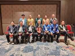 วันที่ 31 พฤษภาคม 2568 - 1 มิถุนายน 2568 ดร.จิตรกร เผด็จศึก ประธานอวุโส นายยุทธนา มาตเจือ ประธานหอการค้า นายจอมพงษ์ ชูทับทิม เลขาธิการ นายอาทร เสริมศักดิ์ศศิธร ประธานYEC ร่วมประชุมใหญ่หอการค้าภาค 5 ภาค ประจำปี 2568 ณ ห้องรอยัล จูบิลี่ บอลรูม ชั้น 1 อาคาร 