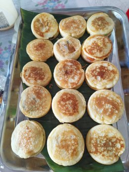 นายยุทธนา มาตเจือประธานหอการค้าและคณะกรรมการ ร่วมกิจกรรม"ชมผักในสวน ชวนทำขนม อบรมพืชกลับหัว"ในวันอาทิตย์ที่ 6 กรกฎาคม 68 เวลา 09.00 น. ผู้เข้าร่วมกิจกรรมพร้อมกัน ณ ศูนย์เรียนรู้เกษตรผสมผสาน smile lemon 09.05 น.มารู้จักศูนย์เรียนรู้ฯร่วมกัน..ผ่าน