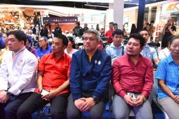 วันจันทร์ที่ 7 กรกฎาคม 2568 เวลา 13.30 น นายจอมพงษ์ ชูทับทิม  รองประธานหอการค้าฯ ร่วมพิธีเปิดกิจกรรมการแข่งขันรังสรรค์เมนูแห่งฉะเชิงเทรา ภายใต้โครงการยกระดับภูมิปัญญาสู่การรังสรรค์เมนูแห่งฉะเชิงเทรา  ณ ลานโปรโมชั่นหน้า TOP ชั้น 1 ศูนย์การค้าโรบินสันไลฟ์สไ