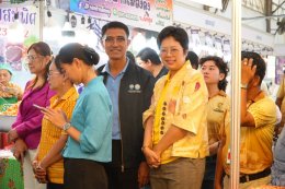 วันจันทร์ที่ 8 กันยายน 2568 เวลา 16.30 น นายยุทธนา มาตเจือ ประธานหอการค้า และคณะกรรมการหอการค้า ร่วมเยี่ยมชมงานมหกรรมสินค้า OTOP ทั่วไทย & SME ร่วมใจสู่เมืองแปดริ้ว ณ โดมแอร์ บริเวณสนามยิงปืนค่ายศรีโสธร ต.หน้าเมือง อ.เมือง จ.ฉะเชิงเทรา