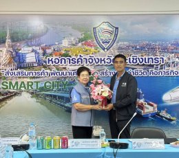 นายยุทธนา มาตเจือ ประธานหอการค้าจังหวัดฉะเชิงเทรา      ร่วมแสดงความยินดีกับคุณขันคำ ศรีวรรณ ที่ปรึกษาหอการค้า ได้รับรางวัลแม่ดีเด่นแห่งชาติประจำปี 2568      ร่วมแสดงความยินดีกับ คุณอาภรณ์ วัชระ ที่ปรึกษาหอการค้า ได้รับรางวัลสตรีดีเด่น ประจำปี 2568