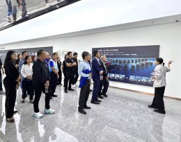นายยุทธนา มาตเจือประธานหอการค้า และคณะกรรมการหอการค้าร่วมศึกษาดูงาน ณ โรงงานผลิตรถยนต์ไฟฟ้าแห่งแรกของประเทศไทย และแห่งแรกของอาเซียน BYD ( บริษัท บีวายดี ออโต้ (ประเทศไทย) จำกัด จังหวัดระยอง ในวันศุกร์ที่ 19 กันยายน 2568 เวลา 13:30 -15:30น.   จัดโดย กลุ่มผ
