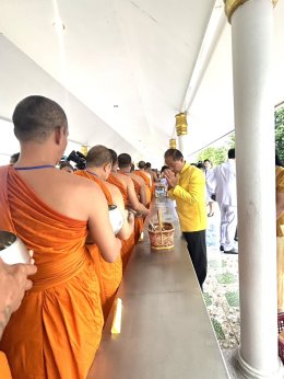 วันอาทิตย์ที่ 28 กรกฎาคม 2567 เวลา 07.00 น.ประธานหอการค้าจังหวัดฉะเชิงเทรา และคณะ ร่วมพิธีเจริญพระพุทธมนต์และพิธี ทำบุญตักบาตร ณ วัดโสธรวรารามวรวิหาร  (ศาลาอัญเชิญหลวงพ่อพุทธะโสธรขึ้นจากแม่น้ำบางปะกง) เพื่อถวายพระราชกุศล พระบาทสมเด็จพระเจ้าอยู่หัว เนื่องใ