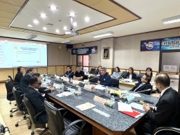       หอการค้าจังหวัดฉะเชิงเทรา ในนามคณะกรรมการ กกร.จังหวัด ประชุมคณะกรรมการ กกร.จังหวัดฉะเชิงเทรา ครั้งที่ 1/2567 เมื่อวันพฤหัสบดีที่ 22 กุมภาพันธ์ 2567 เวลา 10.00 น. ห้องประชุมสุนทรพิพิธ ชั้น 3 ศาลากลางจังหวัดฉะเชิงเทรา โดยหอการค้าฯ มีประเด็นนำเสนอเข้าส