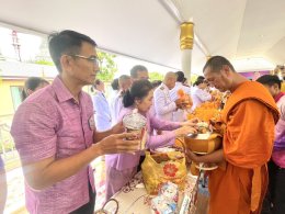 วันอังคารที่ 3 มิถุนายน 2568 เวลา 7.30 น. นายยุทธนา มาตเจือ ประธานหอการค้าจังหวัดฉะเชิงเทรา พร้อมด้วยคณะกรรมการฯ เข้าร่วมพิธีเจริญพระพุทธมนต์และทำบุญตักบาตรถวายพระราชกุศลเฉลิมพระเกียรติสมเด็จพระนางเจ้าฯ พระบรมราชินี เนื่องในโอกาสวันเฉลิมพระชนมพรรษา 3 มิถุ