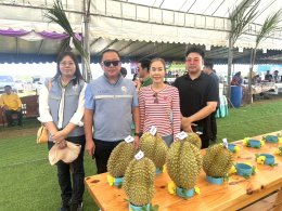 หอการค้าจังหวัดฉะเชิงเทรา ร่วม เปิดงานเทศกาลทุเรียน ท่าตะเกียบ จังหวัดฉะเชิงเทรา ในโครงการจัดงานวันเกษตรและประกวดพืชผลทางการเกษตรของดีอำเภอตะเกียบ ประจำปี 2568 วันที่ 7 มิถุนายน 2568 เวลา 9.30 น.ณ ลานเอนกประสงค์บ้านดากาาะกระทิงต.คลองตะเกรา อ. ท่าตะเกียบ จ