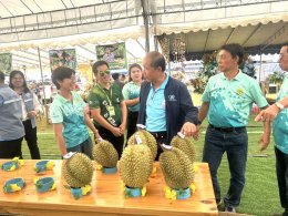 หอการค้าจังหวัดฉะเชิงเทรา ร่วม เปิดงานเทศกาลทุเรียน ท่าตะเกียบ จังหวัดฉะเชิงเทรา ในโครงการจัดงานวันเกษตรและประกวดพืชผลทางการเกษตรของดีอำเภอตะเกียบ ประจำปี 2568 วันที่ 7 มิถุนายน 2568 เวลา 9.30 น.ณ ลานเอนกประสงค์บ้านดากาาะกระทิงต.คลองตะเกรา อ. ท่าตะเกียบ จ
