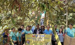 หอการค้าจังหวัดฉะเชิงเทราลงพื้นที่เยี่ยมชมสวนทุเรียน ของเกษตรกรอำเภอท่าตะเกียบ เพื่อส่งเสริมด้านคุณภาพการผลิตและด้านการตลาดแหล่งกระจายผลผลิตสู่ผู้บริโภคอย่างยั่งยืน  เมื่อวันอาทิตย์ที่ 7 มิถุนายน 2568 ณ สวนเกษตรกรลุงชม