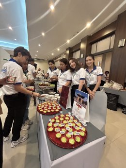 16 มิถุนายน 2566 เวลา 18.00 น. งานเลี้ยงรับรองคณะผู้เข้าประชุมคณะกรรมการหอการค้าภาคตะวันออก ณ โรงแรม นิว แทรเวล ลอด์จ จันทบุรี โดย กลุ่มผู้ประกอบการรุ่นใหม่ YEC หอการค้าฉะเชิงเทราร่วมออกบูธบริการอาหาร