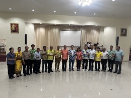 นายจิตรกร เผด็จศึก ประธานหอการค้าจังหวัดฉะเชิงเทรา ร่วมงานเนื่องในโอกาสที่ นายขจรเกียรติ รักพานิชมณี ผู้ว่าราชการจังหวัดฉะเชิงเทรา ย้ายไปดำรงตำแหน่งผู้ว่าราชการจังหวัดนครศรีธรรมราช หัวหน้าส่วนราชการที่ย้ายไปดำรงตำแหน่งใหม่ และมุทิตาจิตแด่ผู้เกษียณอายุราชก