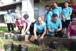 วันพฤหัสบดีที่ 16 พฤศจิกายน 2566 เวลา 07.00 - 09.00 น. ดร.จิตรกร เผด็จศึก ประธานหอการค้าจังหวัดฉะเชิงเทรา ร่วมประชุมสภากาแฟประจำปีงบประมาณ 2567 ครั้งที่ 1 ประจำเดือนพฤศจิกายน 2566 ณ พิพิธภัณฑ์เมืองฉะเชิงเทรา ต.หน้าเมือง อ.เมือง จ.ฉะเชิงเทรา เจ้าภาพจัดโดยห