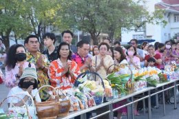 วันจันทร์ที่ 1 มกราคม พ.ศ 2567 เวลา 7:00 น ร่วมทำบุญตักบาตรข้าวสารอาหารแห้งเนื่องในวันขึ้นปีใหม่พุทธศักราช 2567 ณ บริเวณศาลาจัตุรมุขสวนสมเด็จพระศรีนครินทราบรมราชชนนี จังหวัดฉะเชิงเทรา