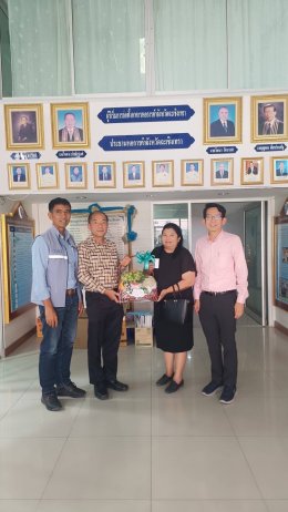 วันอังคารที่ 2 มกราคม 2567 เวลา 14.00 น. มหาวิทยาลัยราชภัฏราชนครินทร์ โดยอาจารย์พิภัทรา สิมะโรจนา รองอธิการบดี เป็นผู้แทนอธิการบดี มอบกระเช้าสวัสดีปีใหม่ แก่ ดร.จิตรกร เผด็จศึก ประธานหอการค้าจังหวัดฉะเชิงเทรา และนายยุทธนา มาตเจือ รองประธานหอการค้าจังหวัดฉ