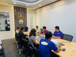 วันพฤหัสบดีที่ 11 มกราคม 2567 เวลา 11.00 น. นายจิตรกร เผด็จศึก ประธานหอการค้าจังหวัดฉะเชิงเทรา ร่วมประชุมหารือการขับเคลื่อนยกระดับเมืองและกระตุ้นเศรษฐกิจท้องถิ่นอย่างยั่งยืน ร่วมกับหน่วยภาครัฐและเอกชนที่เกี่ยวข้อง ณ ห้องประชุม one plan  สำนักงานจังหวัดฉะเ