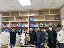 ดร.นาฎฤดี จิตรรังสรรค์ รองประธานหอการค้าจังหวัดฉะเชิงเทรา ประธานคณะทำงานโครงการความร่วมมือระหว่างประเทศไทยและประเทศจีน โครงการทุนการศึกษาสำหรับศึกษาต่อ ณ ประเทศจีน เดินทางไปมหาวิทยาลัยชื่อ Hefei University มณฑลอานฮุย Anhui ประเทศจีน เพื่อเข้าพบผู้บริหารใน